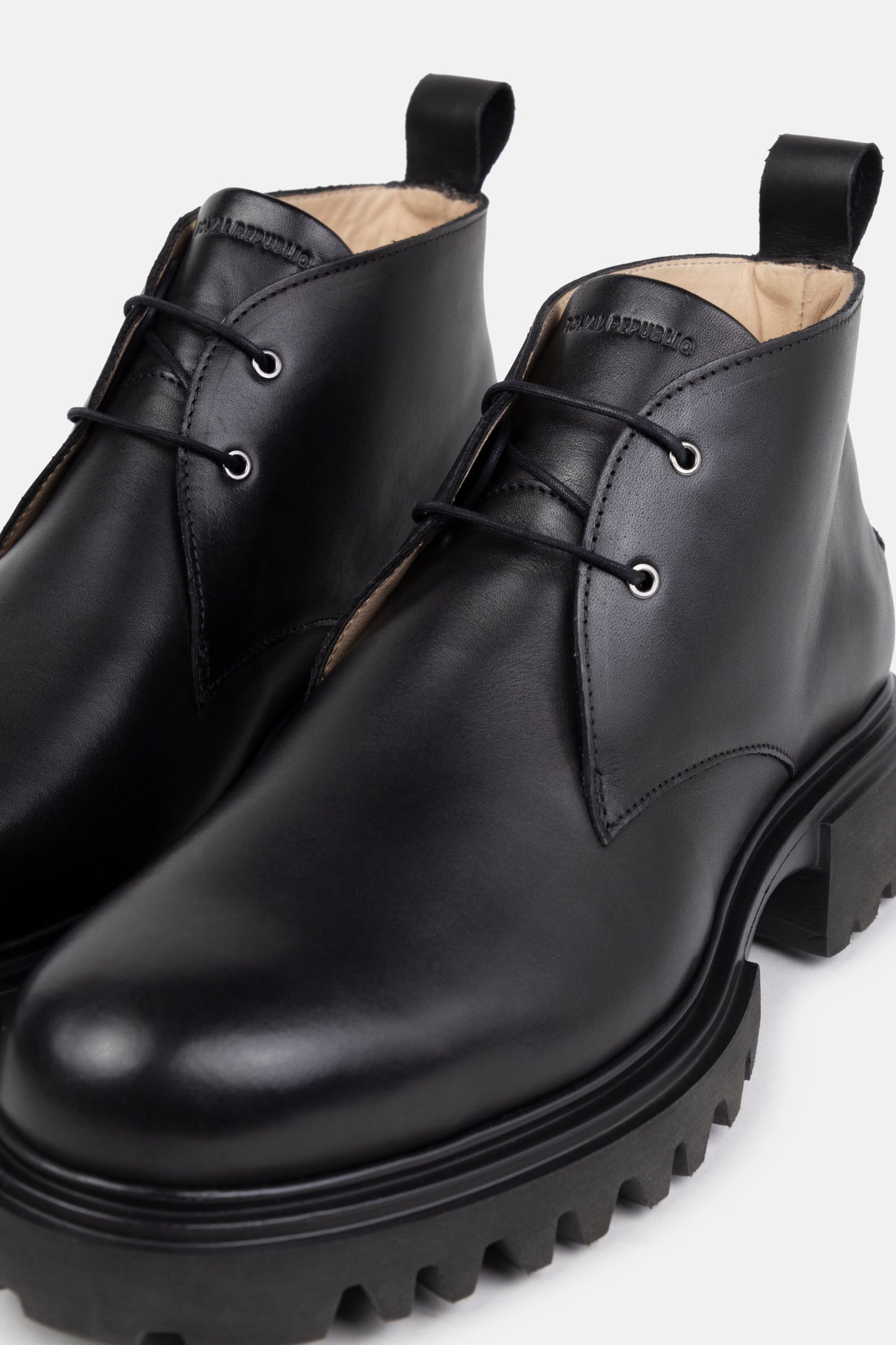 Protect Chukka | Black