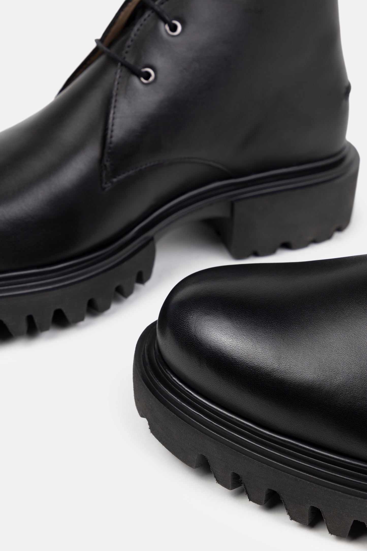 Protect Chukka | Black